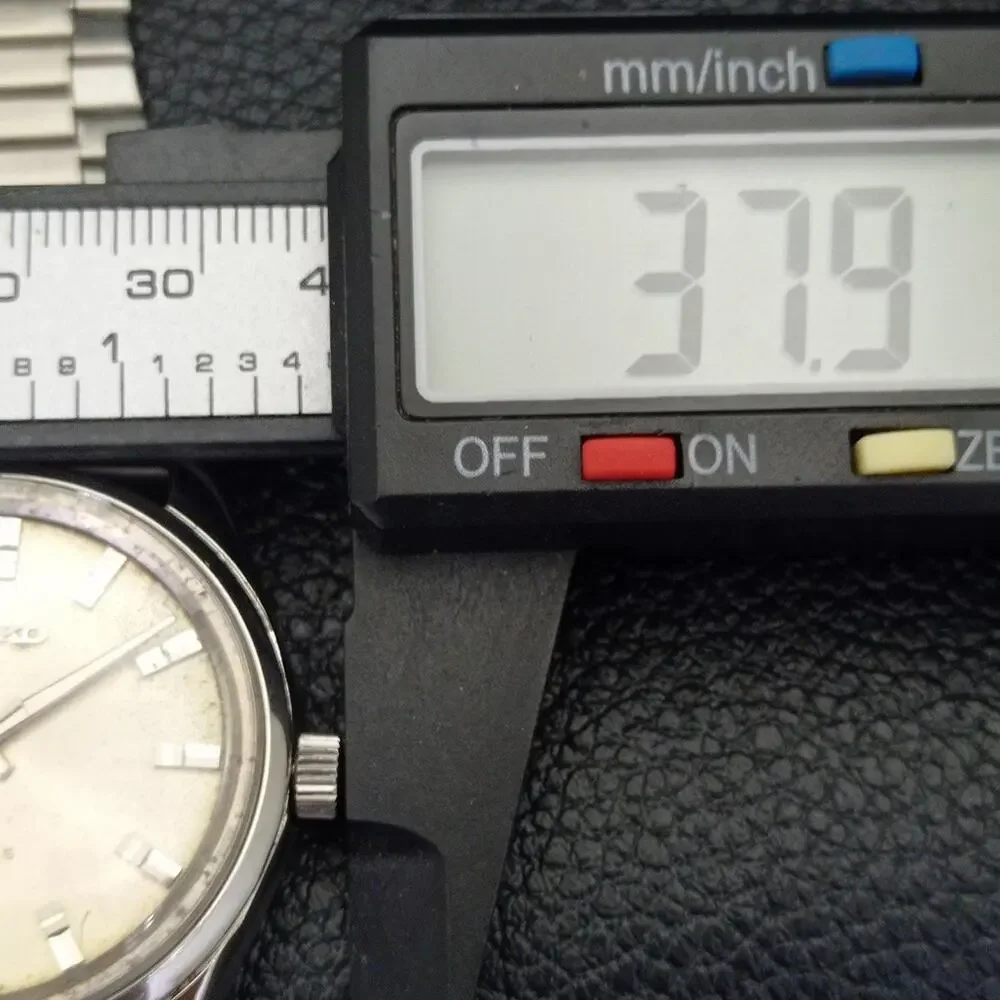 Vintage 1974 Seiko Automatic Mens Silver Watch W/daydate & Patina accents